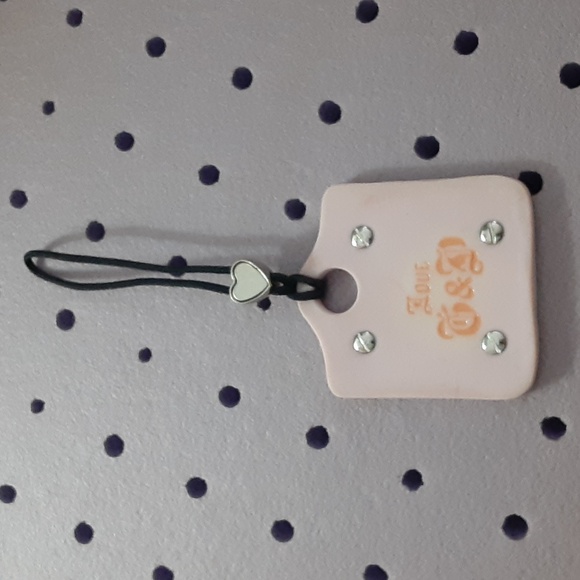 Juicy Couture "Her Majesty" Keychain - Picture 4 of 5